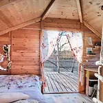Jaktstuga Treehouse Kremilek Jesenice (Pribram)