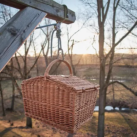 Treehouse Křemílek Alojamento de Turismo Selvagem Jesenice (Pribram)