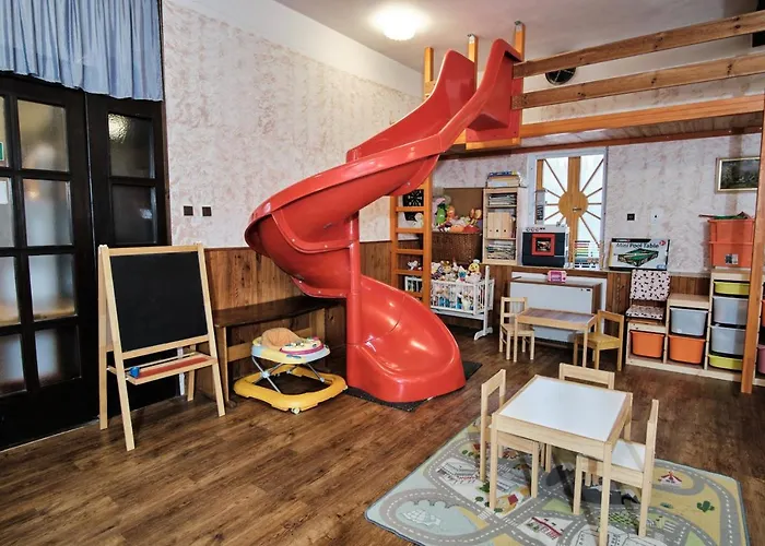 Lodge Treehouse Kremilek